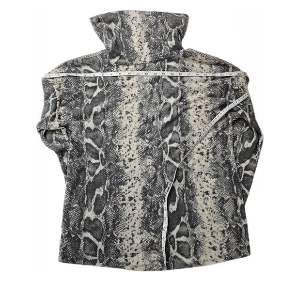 Cable & Gauge Black and White Snake Print Cowl Neck Turtleneck Sweater - Picture 13 of 14